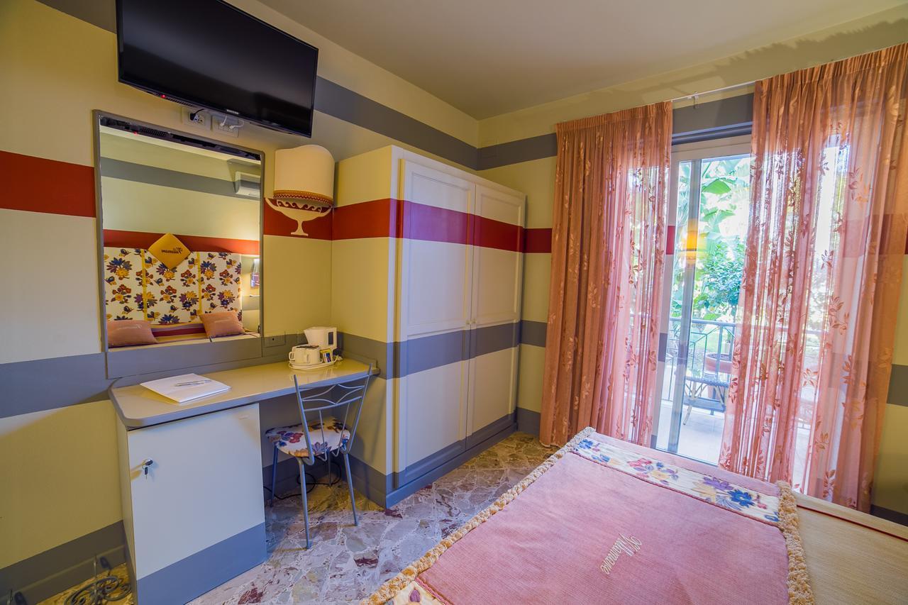 Hotel Villamare Fontane Bianche Buitenkant foto