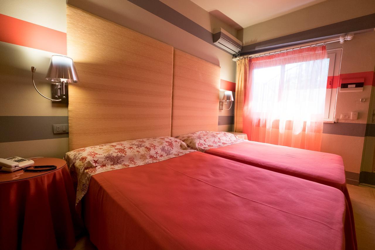 Hotel Villamare Fontane Bianche Buitenkant foto